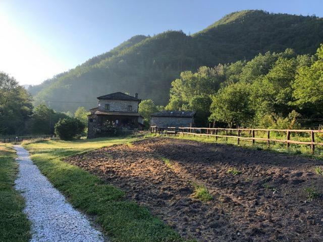 Mulino Marghen - Restored Watermill - Accomodation And Retreat Center Zeri Exterior foto